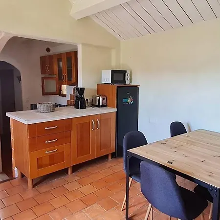 Avec Piscine Proche De Millau Apartment Saint-Georges-de-Luzençon