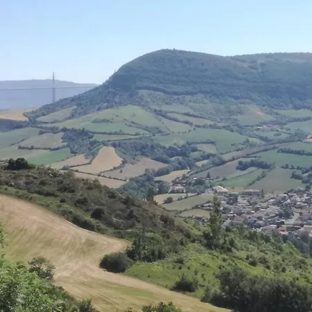 Avec Piscine Proche De Millau Saint-Georges-de-Luzençon